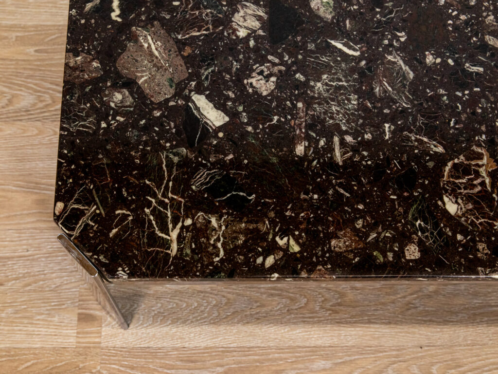 Вінтажний журнальний столик з мармуровою стільницею