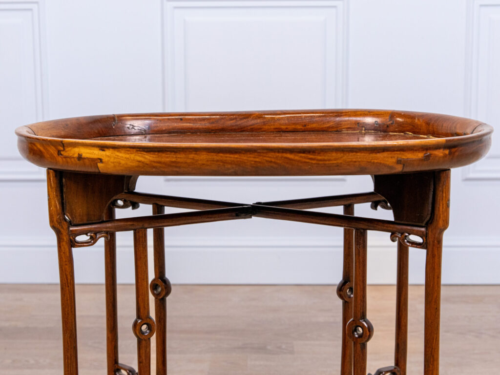 Антикварный журнальный столик в ориентальном стиле