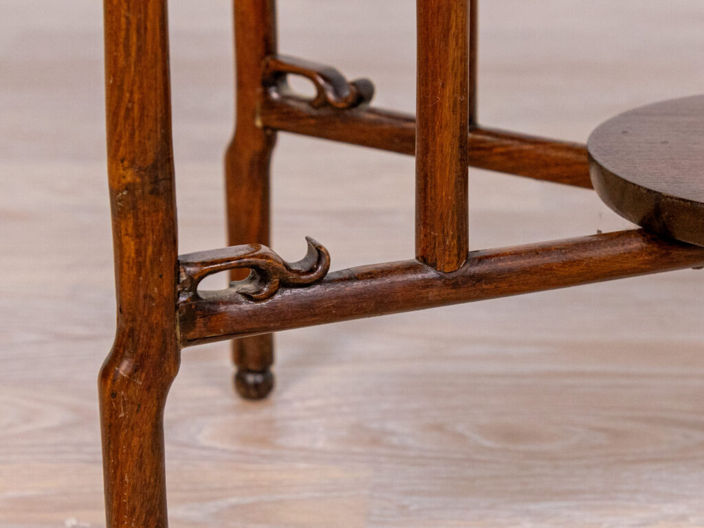 Антикварный журнальный столик в ориентальном стиле