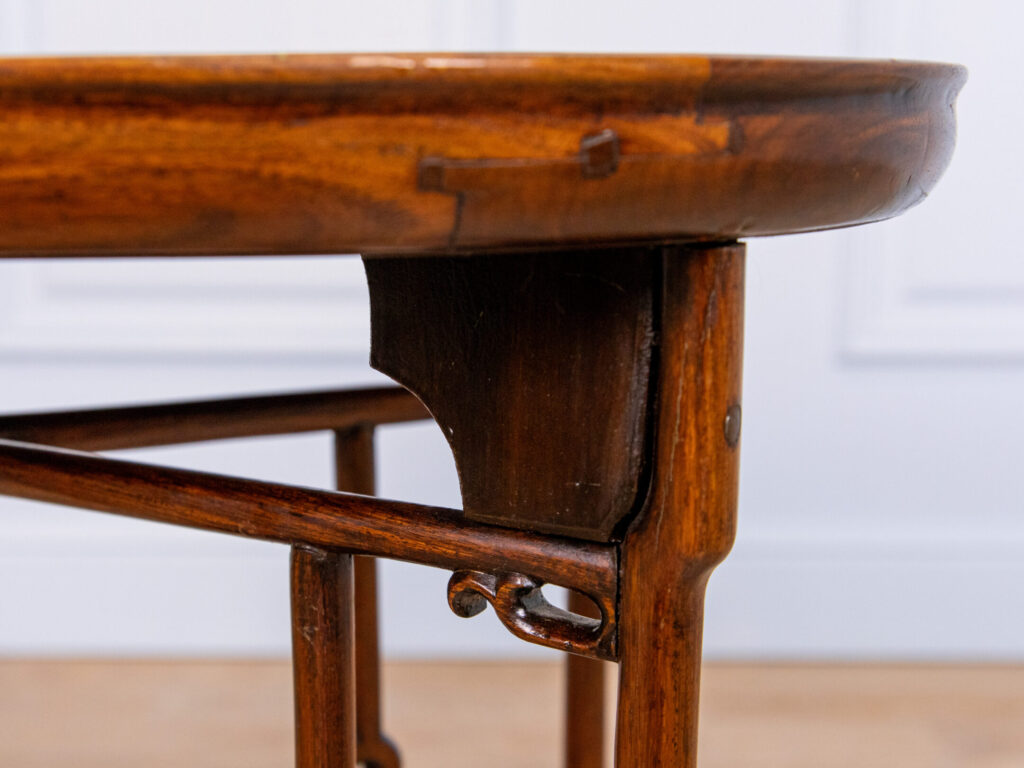 Антикварный журнальный столик в ориентальном стиле