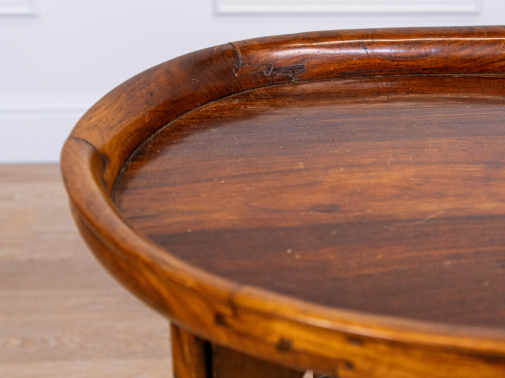 Антикварный журнальный столик в ориентальном стиле