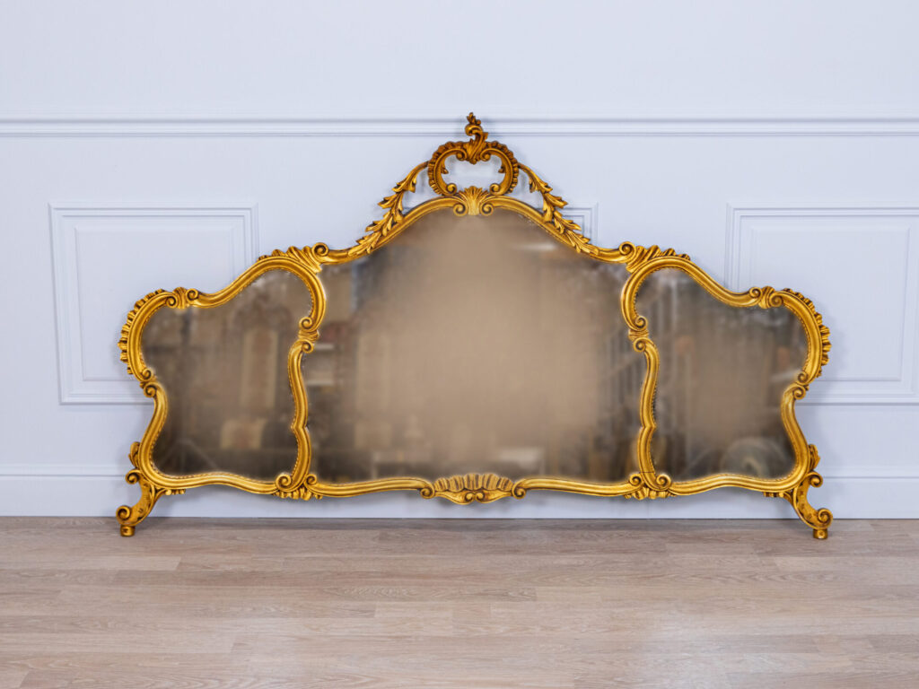 Антикварное зеркало в стиле рококо