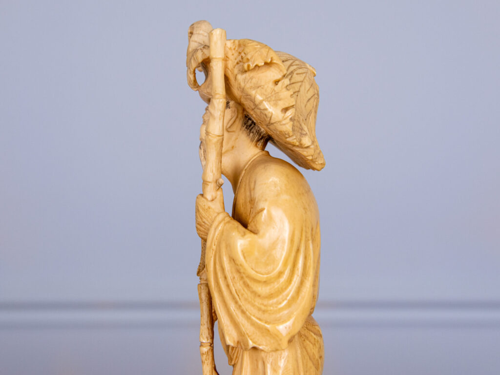 Антикварна статуетка «Рибалка»