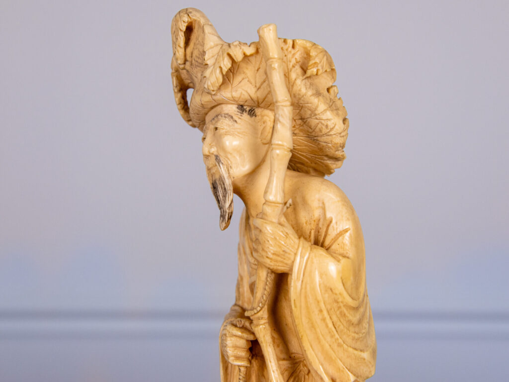 Антикварна статуетка «Рибалка»