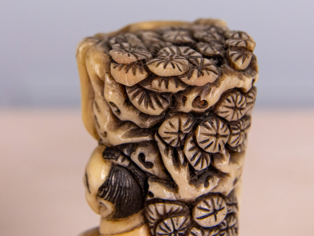 Антикварні еротичні скульптури (shunga) зі слонової кістки