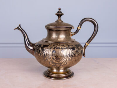 BN4A1529 Антикварный серебряный чайник в стиле Ампир