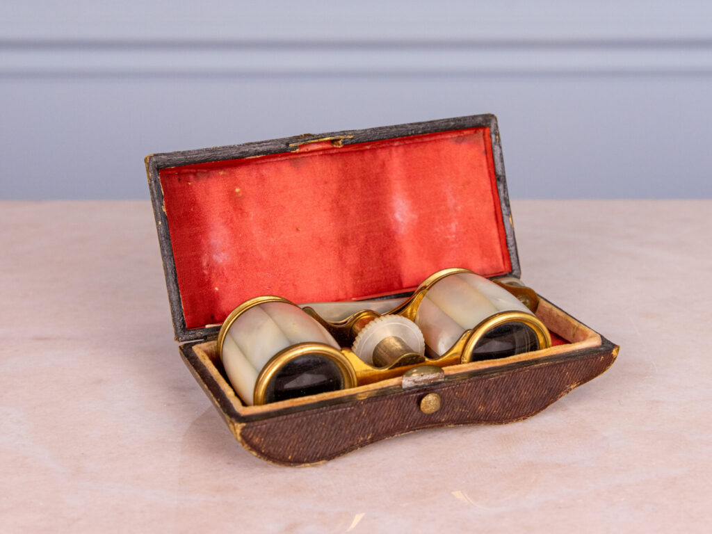 BN4A1546 Антикварный театральный бинокль