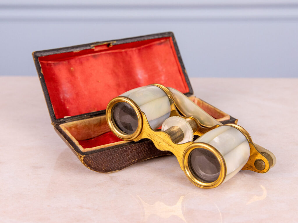 BN4A1557 Антикварный театральный бинокль