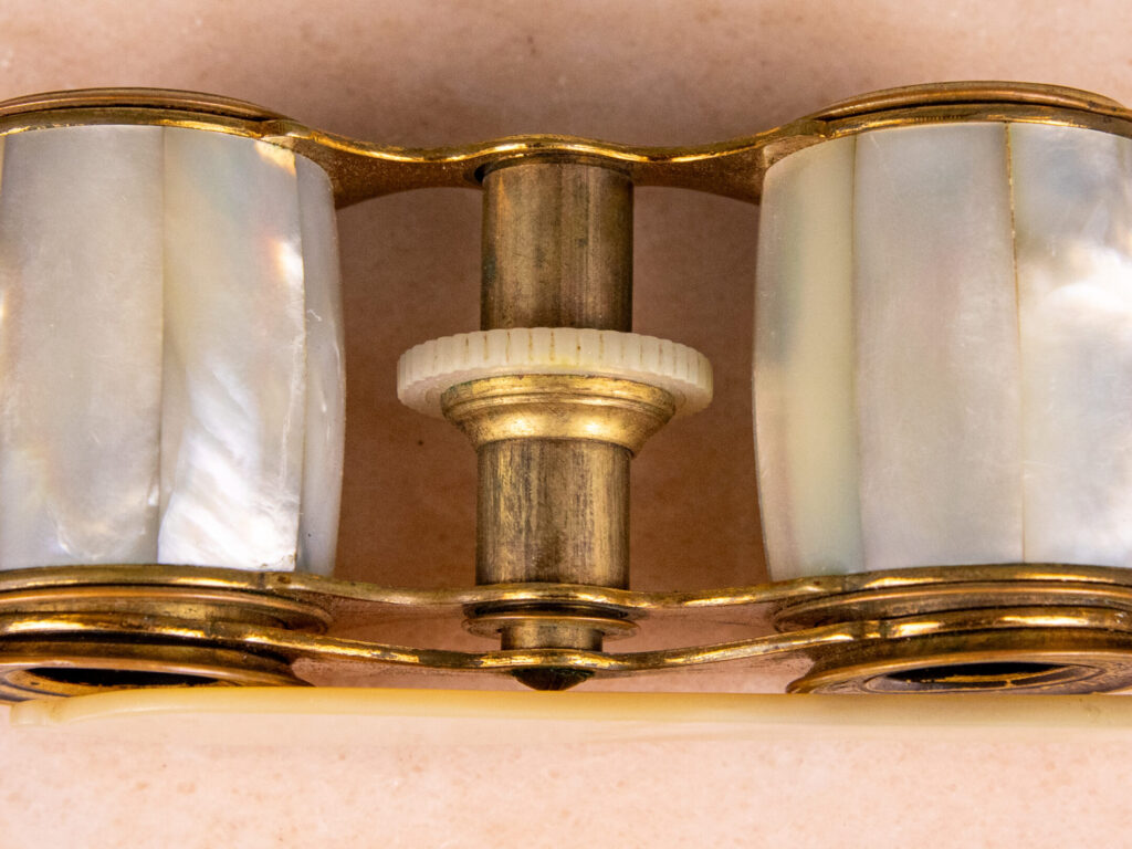 BN4A1565 Антикварный театральный бинокль