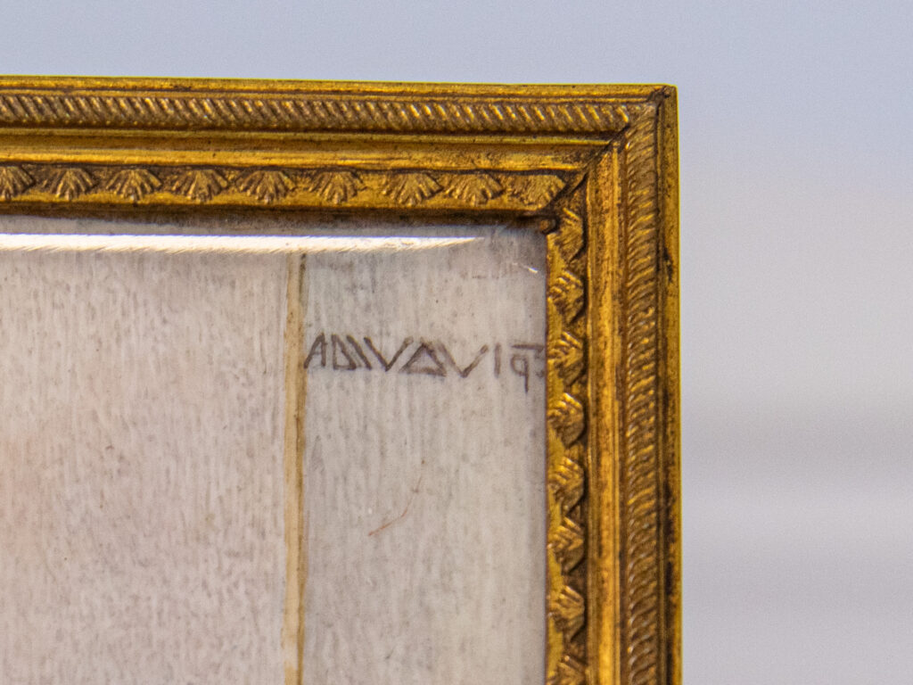 BN4A1617 Антикварний мініатюрний портрет на слоновій кістці