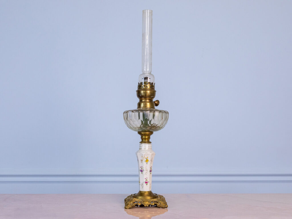 BN4A1771 Антикварна гасова лампа