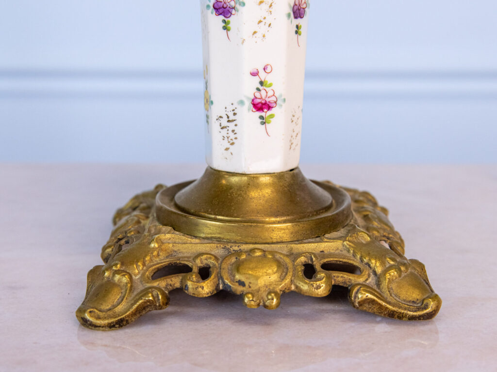 BN4A1776 Антикварна гасова лампа