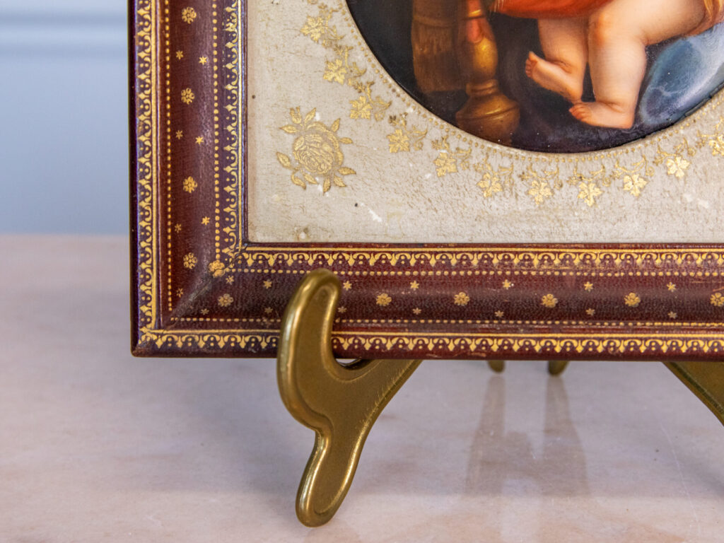 Антикварна порцелянова плакетка «Мадонна в кріслі»