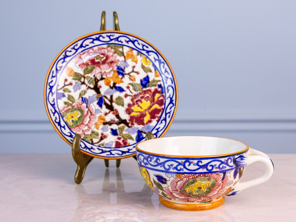 Винтажная чашка с блюдцем «Pivoines», Gien