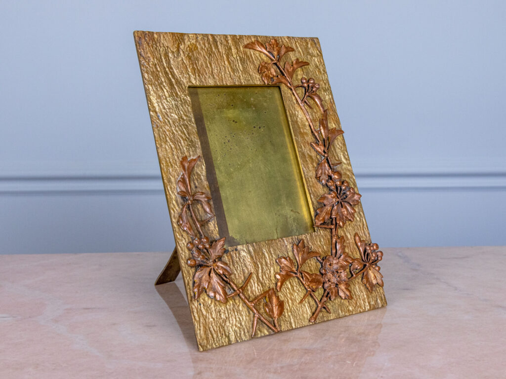 Антикварна бронзова рамка для фото