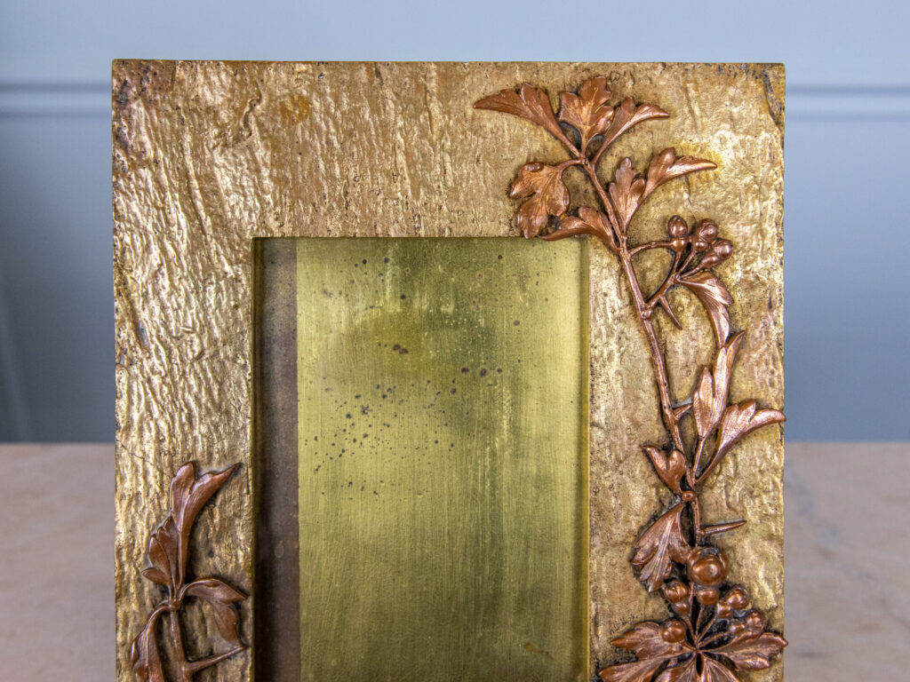 Антикварна бронзова рамка для фото