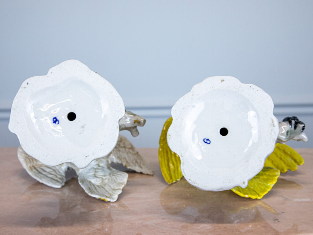 Вінтажні порцелянові папуги