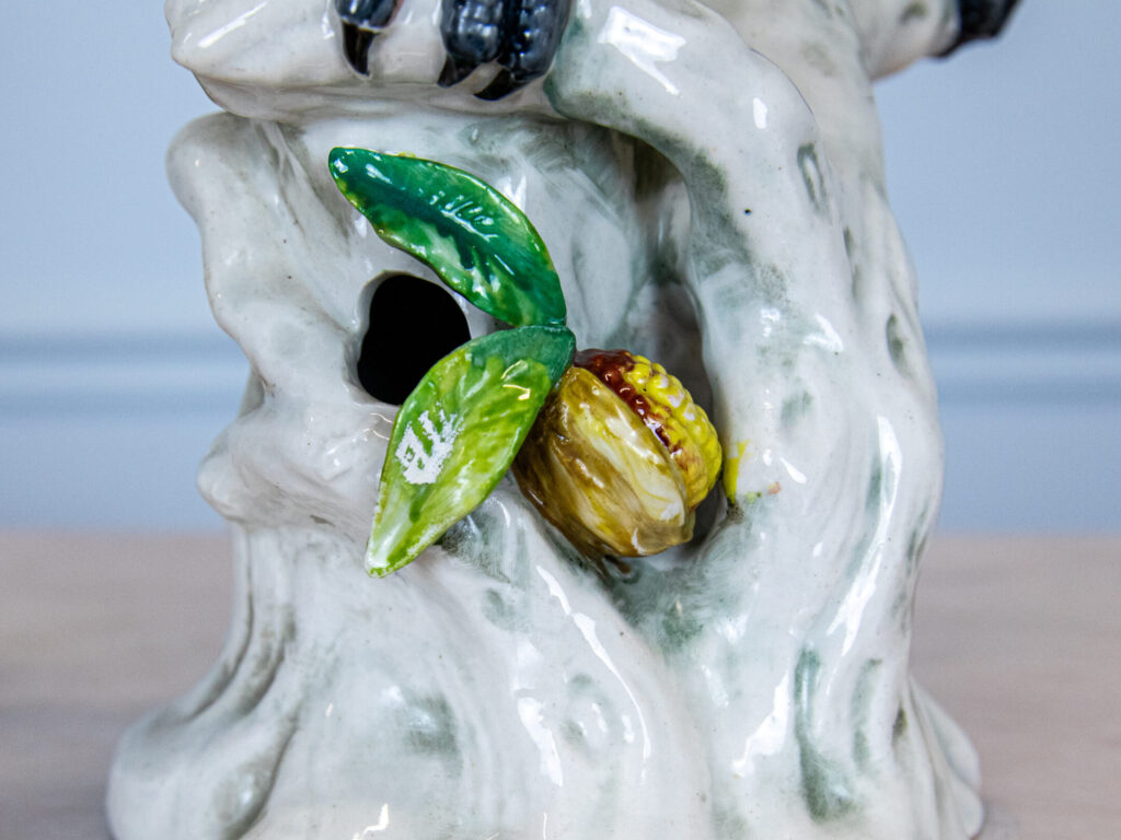 Вінтажні порцелянові папуги