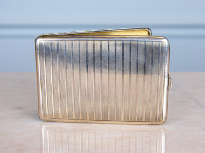 Срібний портсигар