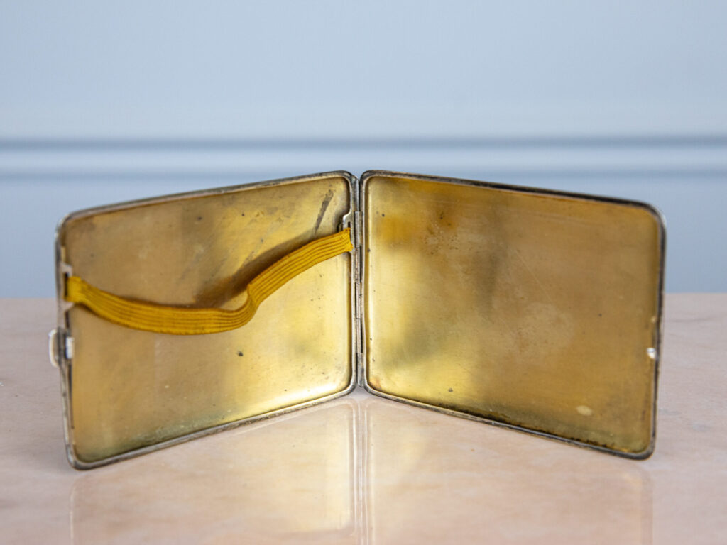 BN4A2206 Срібний портсигар