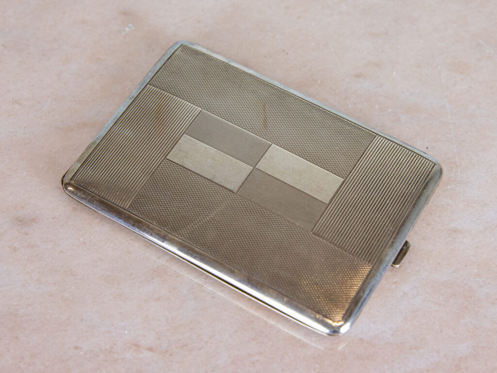 BN4A2211 Срібний портсигар