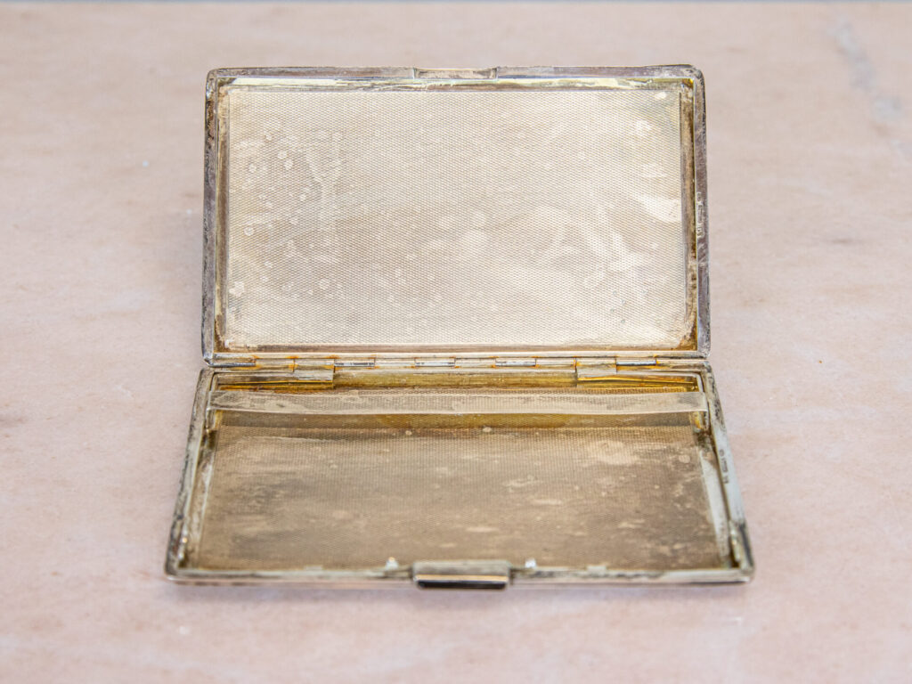 BN4A2217 Срібний портсигар