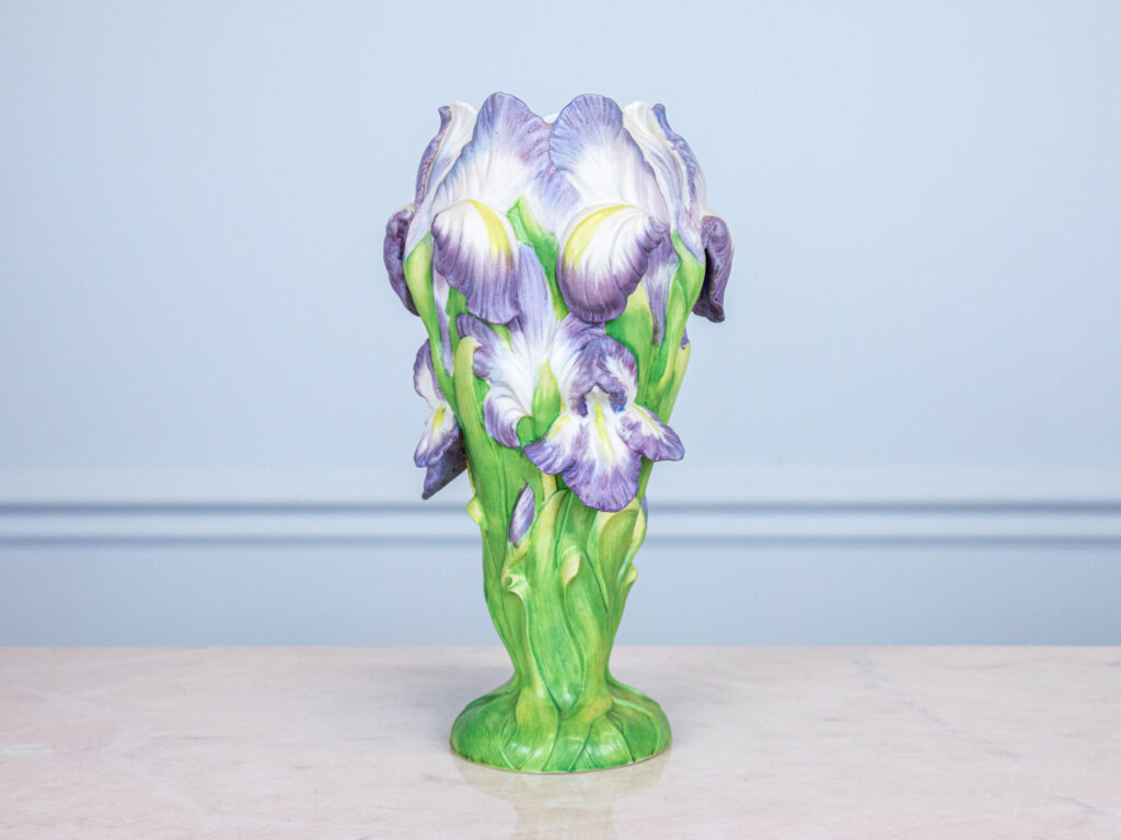 Вінтажна порцелянова ваза «Пурпурові іриси»