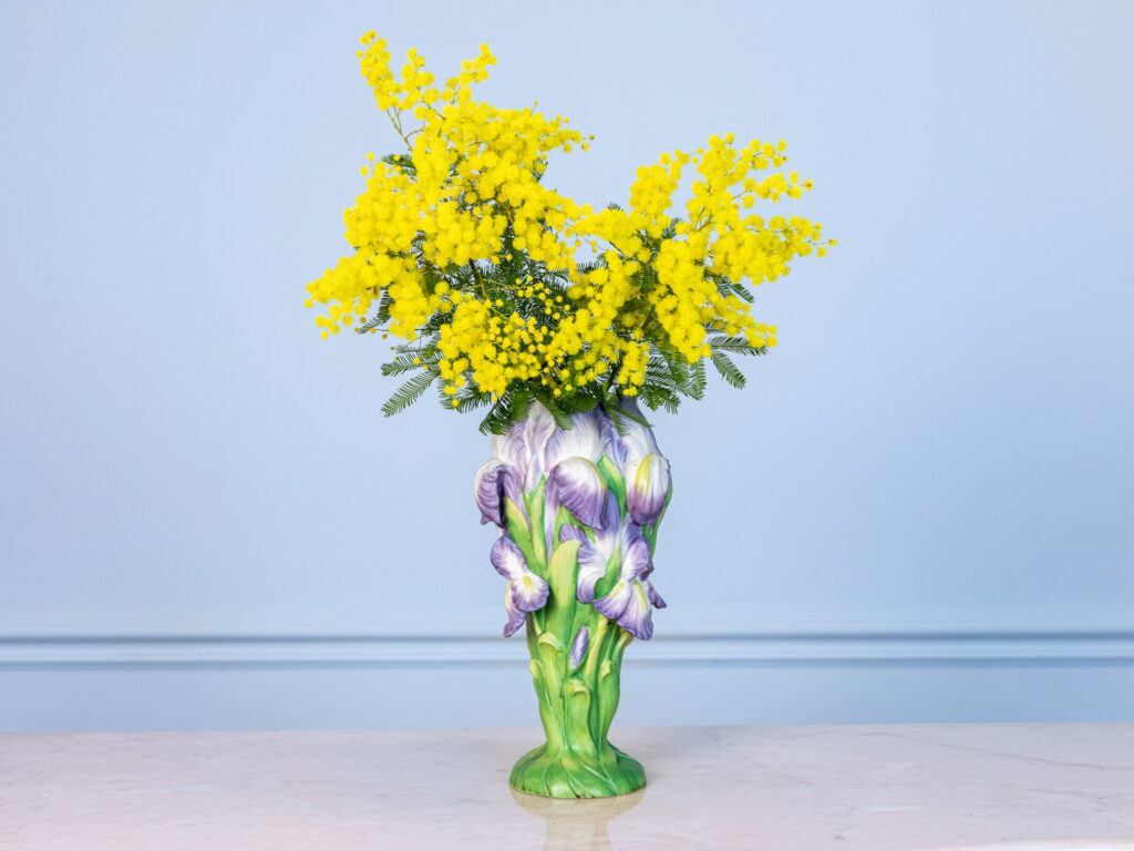 Вінтажна порцелянова ваза «Пурпурові іриси»