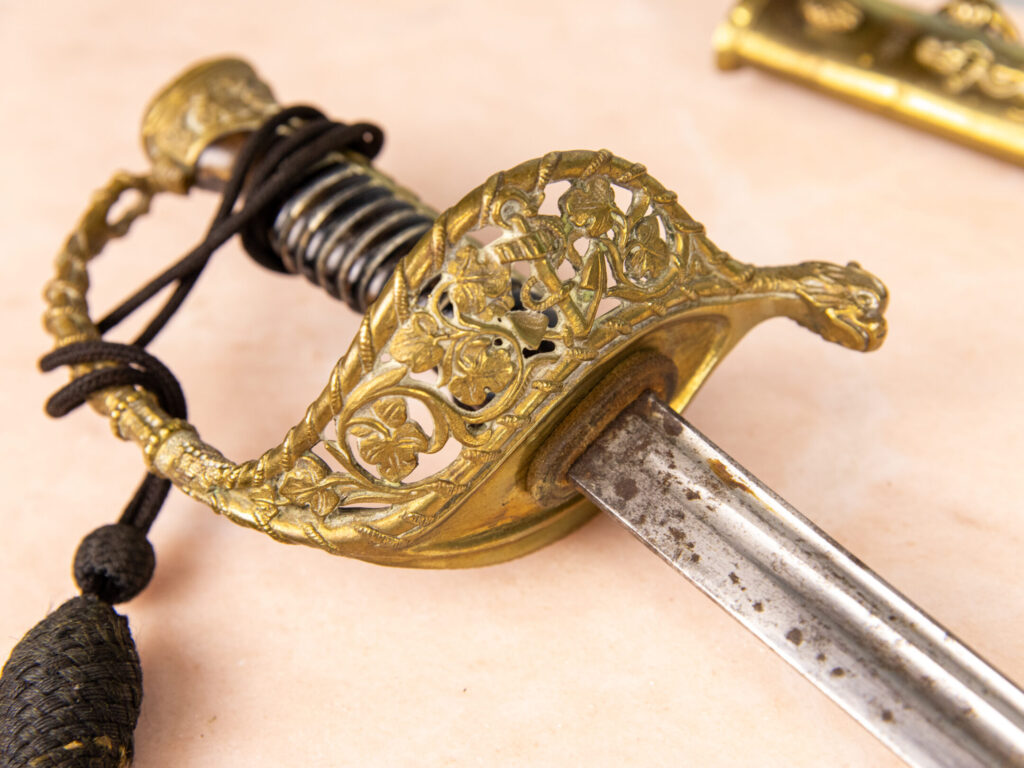 Антикварна шабля французького офіцера морського флоту