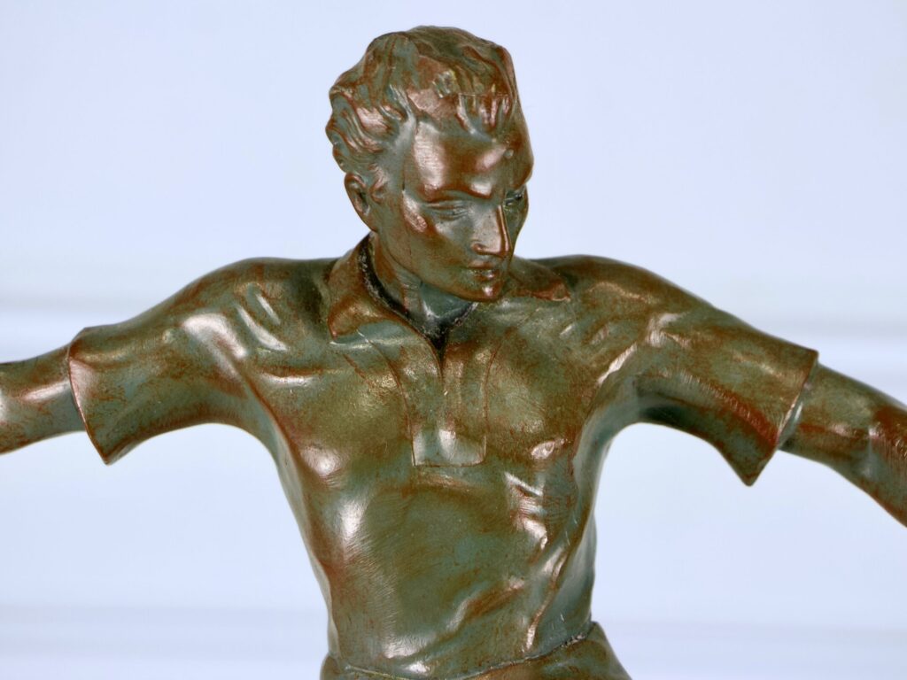 Вінтажна кабінетна скульптура «Футболіст»