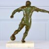 Вінтажна кабінетна скульптура «Футболіст»