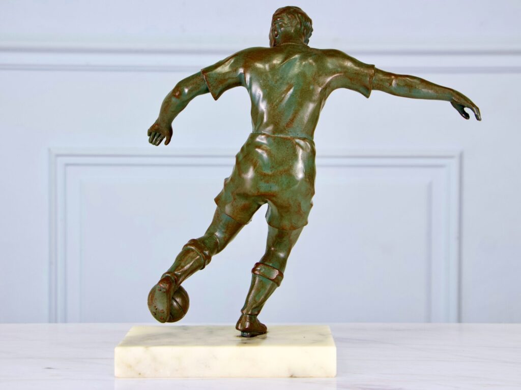 Вінтажна кабінетна скульптура «Футболіст»