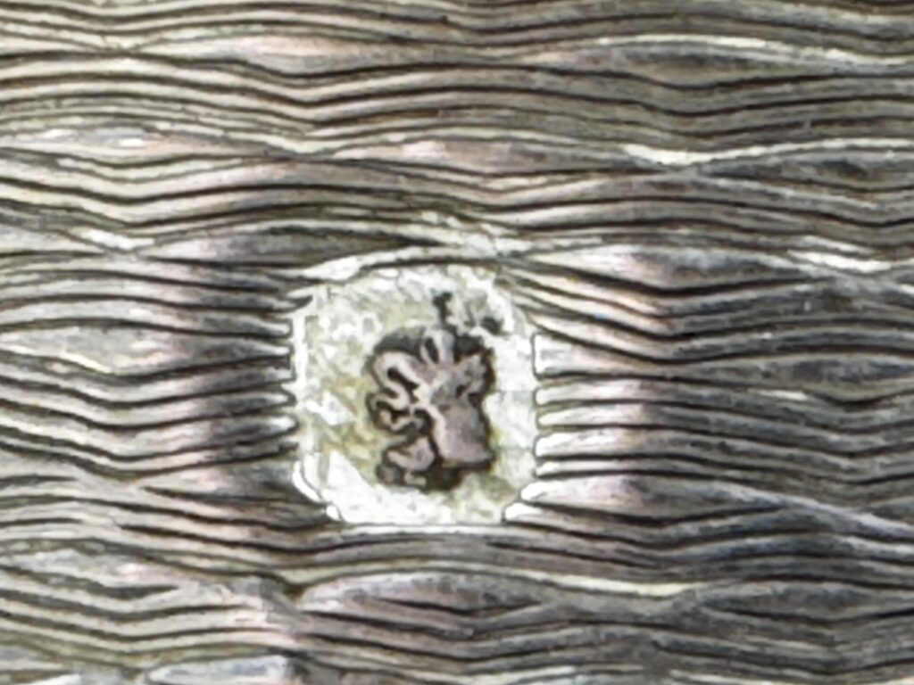 Антикварный серебряный чайник в стиле Ампир