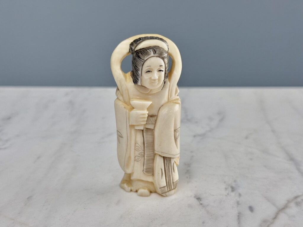 IMG_7332 Антикварна фігурка з кістки (нецке)