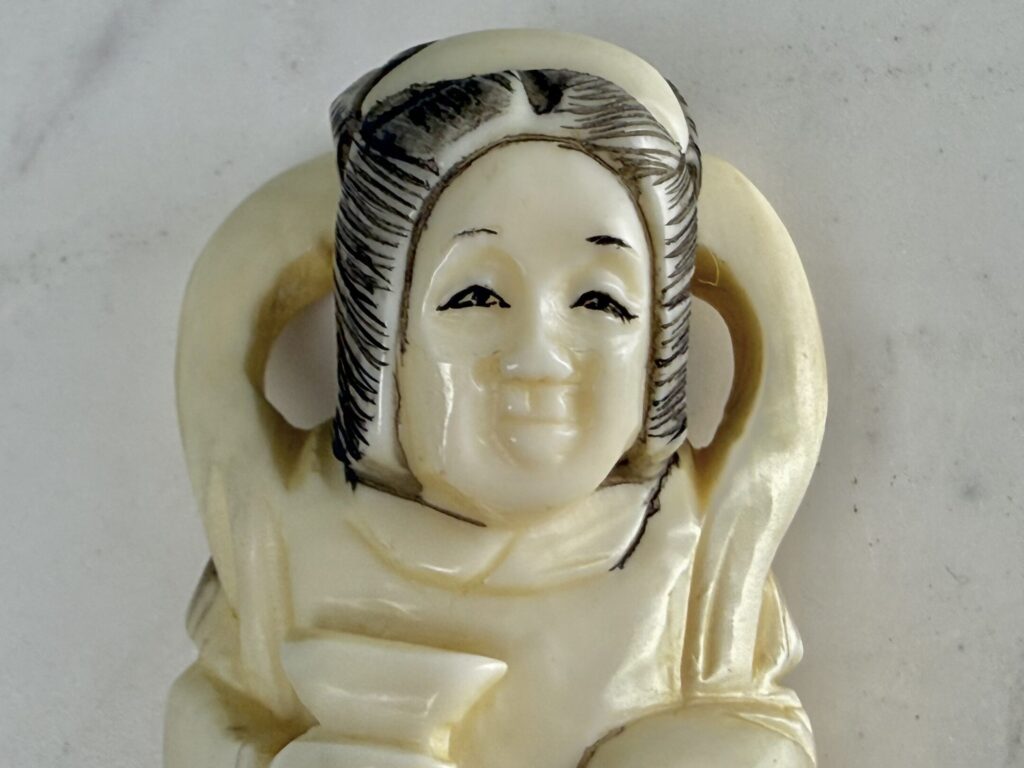 IMG_7339 Антикварна фігурка з кістки (нецке)