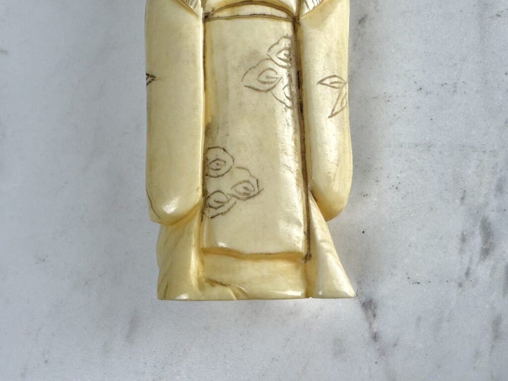 IMG_7344 Антикварна фігурка з кістки (нецке)