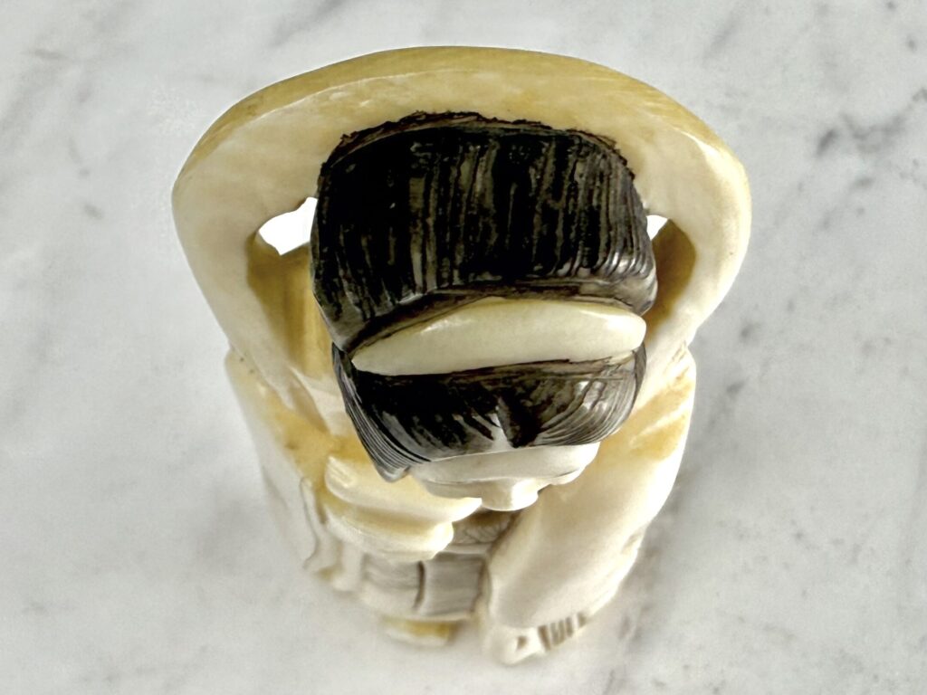 IMG_7347 Антикварна фігурка з кістки (нецке)