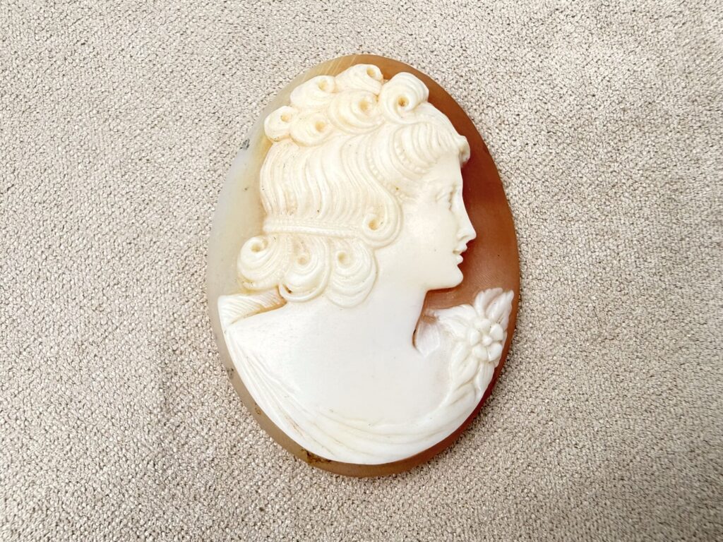 IMG_8027 Антикварні брошки-камеї