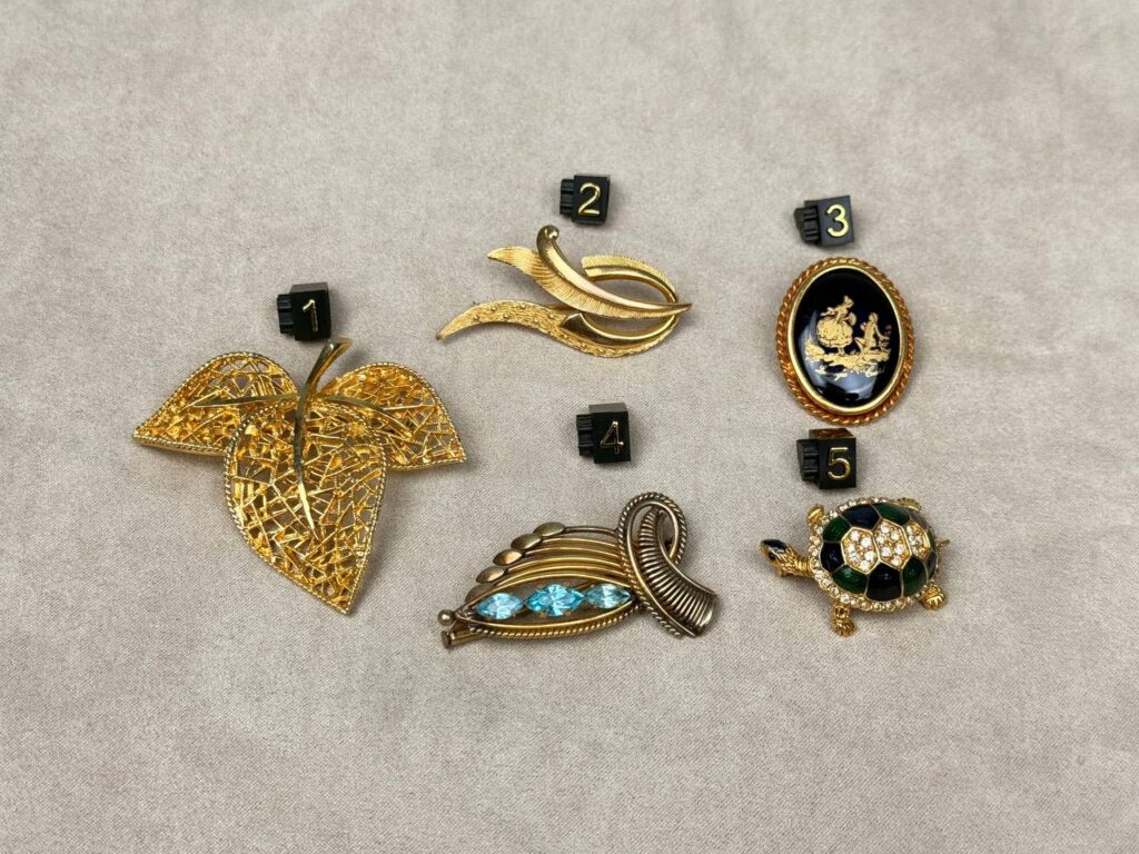 photo_2026-01-24_17-53-17 Винтажные броши