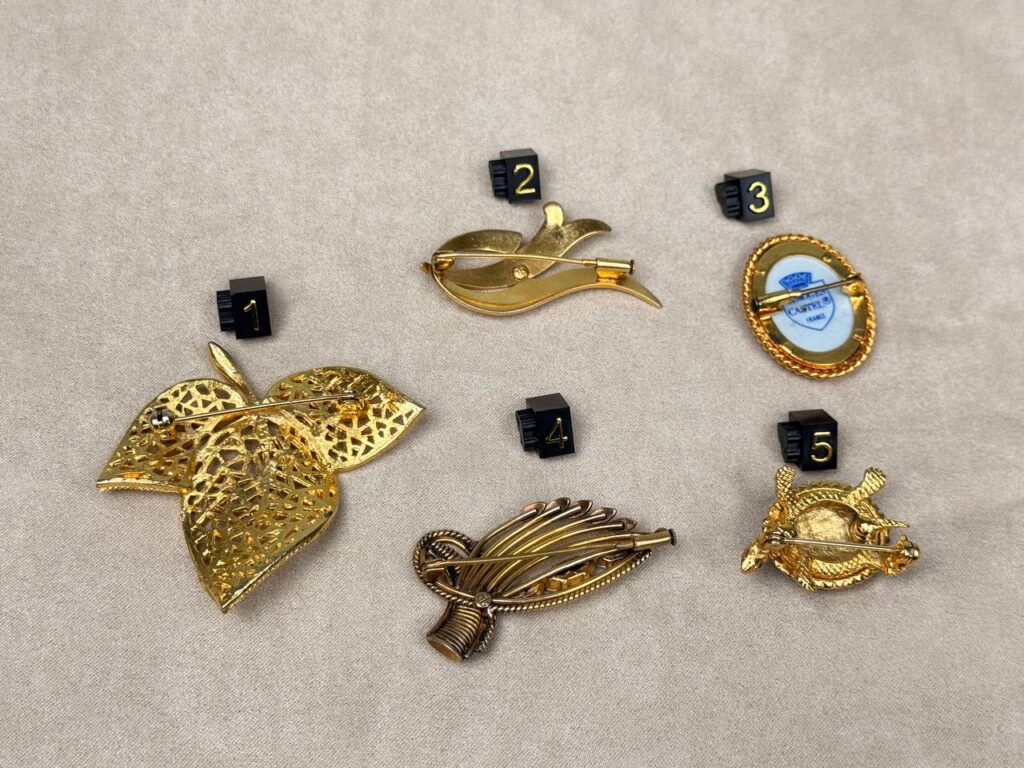 photo_2026-01-24_17-53-37 Винтажные броши