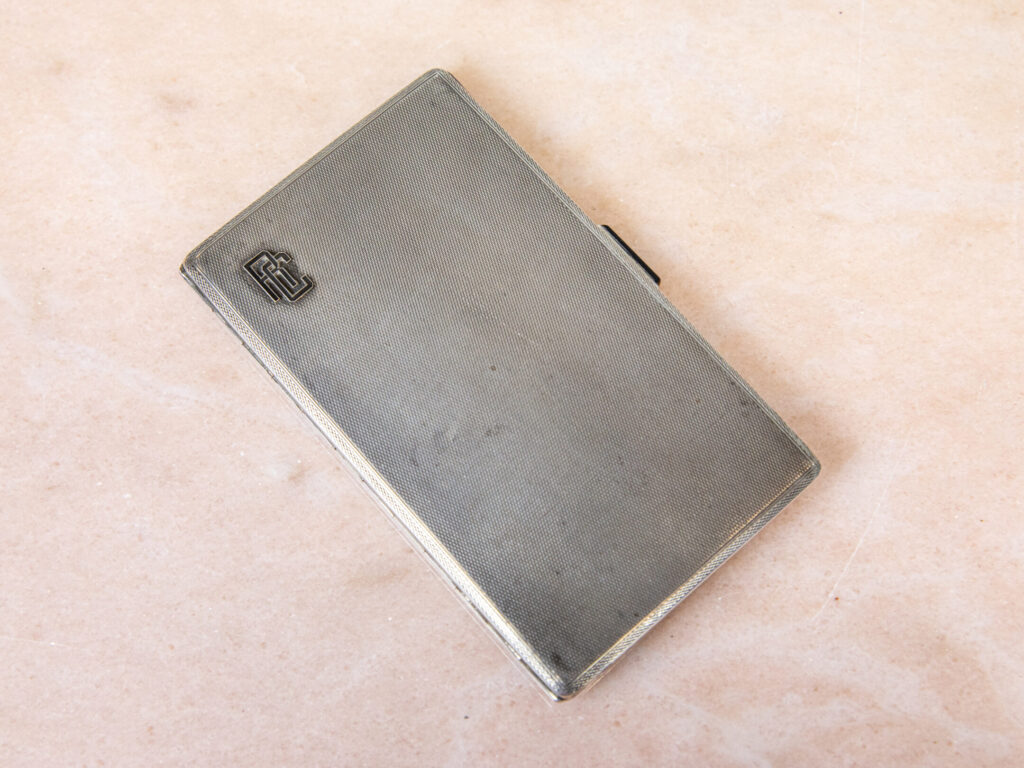 Антикварний срібний портсигар