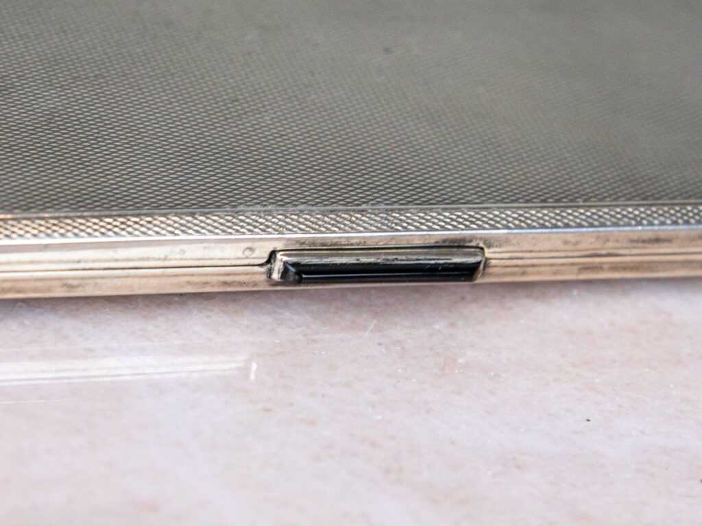 Антикварний срібний портсигар