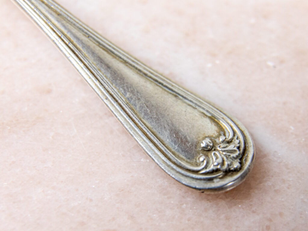 BN4A2309 Антикварний набір срібних ложок