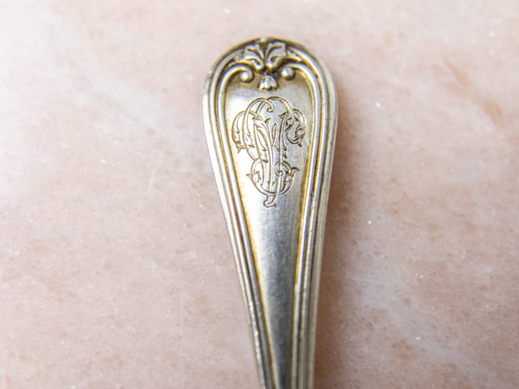 BN4A2316 Антикварний набір срібних ложок