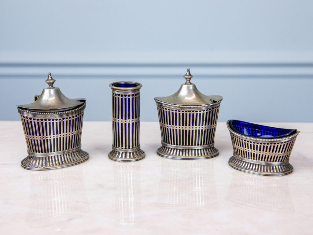 Антикварний срібний набір