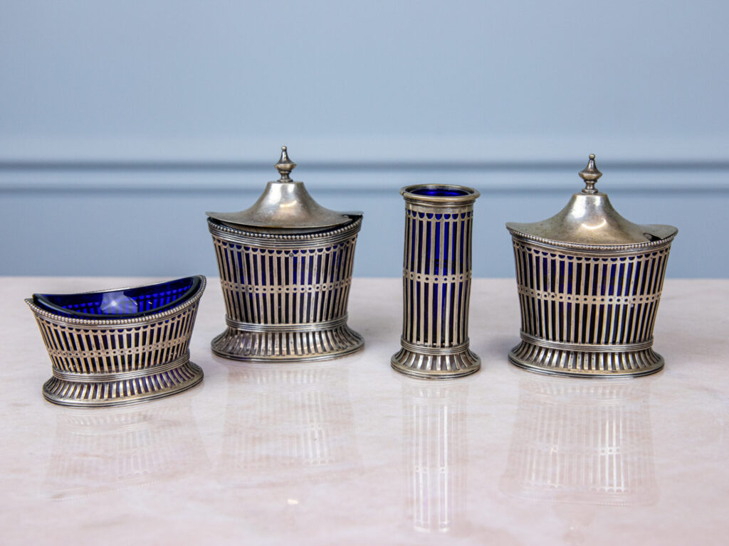 Антикварний срібний набір