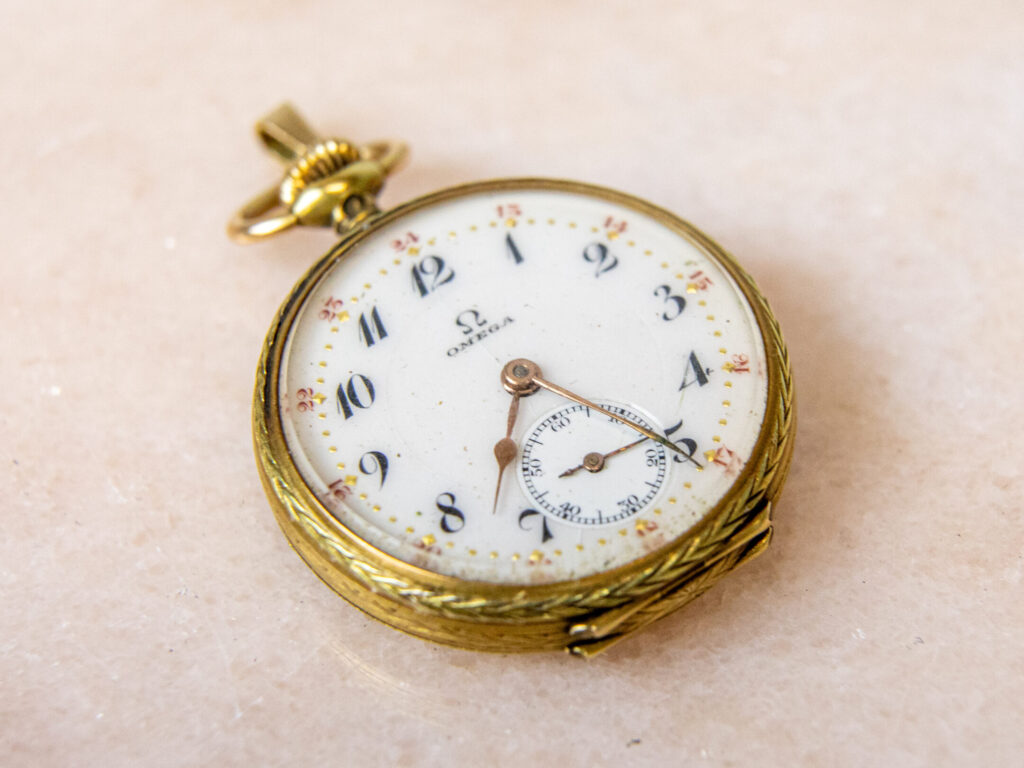 Антикварний кишеньковий годинник Omega