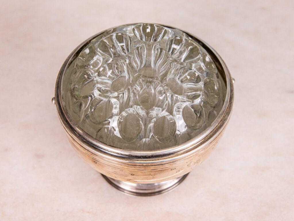 Антикварна ваза/роузбол (rose bowl)