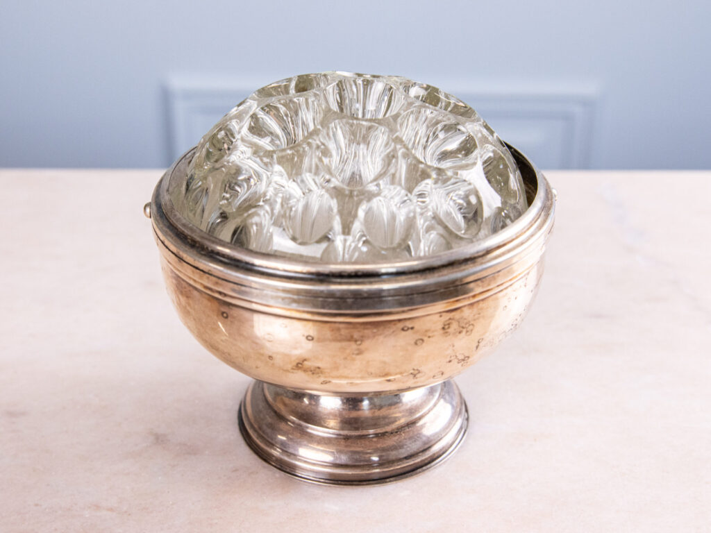 Антикварна ваза/роузбол (rose bowl)