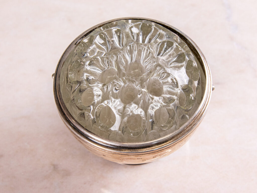 Антикварна ваза/роузбол (rose bowl)